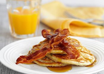 Pancakes-Maple-Syrup-&-baconHERO-8cfe5969-2912-4fbb-9e76-68e4de24c224-0-472x310